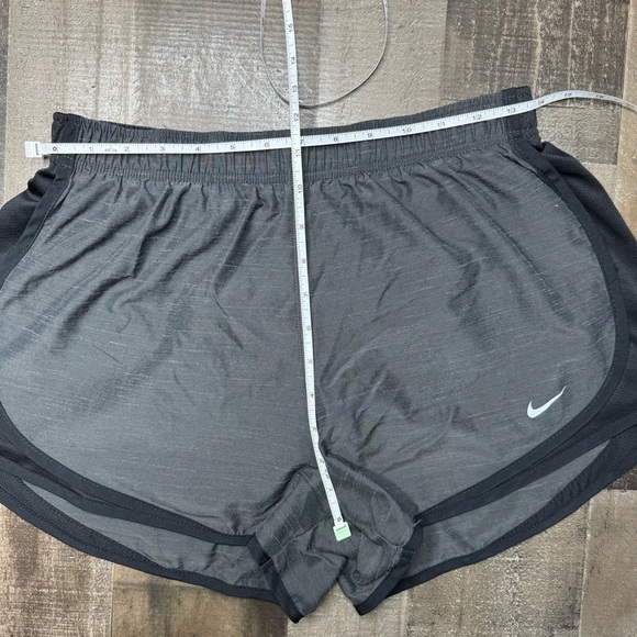 Nike Gray Athletic Shorts Lightweight Elastic Waistband - Picture 7 of 9